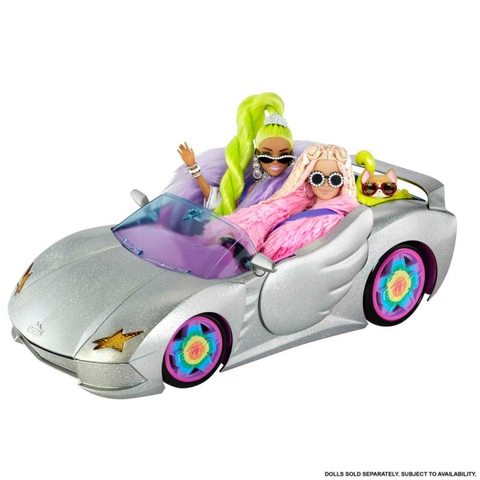 Barbie Extra Cabrio a 2 posti, argento metallizzato con ruote che girano,  interni rosa, cagnolino, piscina per cuccioli e accessori